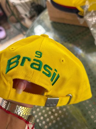 Gorra Adidas Brasil Amarilla y Azul
