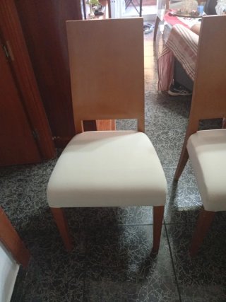 4 Sillas de Comedor Madera Tapizadas Beige