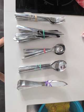 Cuchillos, Tenedores y Cucharas de Metal