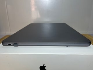 MacBook Pro 13 2016 + Accesorios