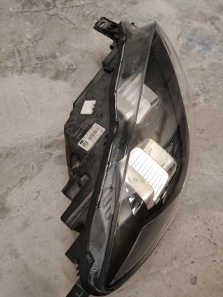 Faros Ford Kuga