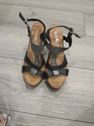 Sandalias cuña FAMA Talla 38