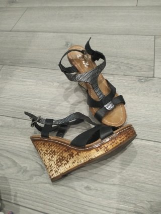 Sandalias cuña FAMA Talla 38
