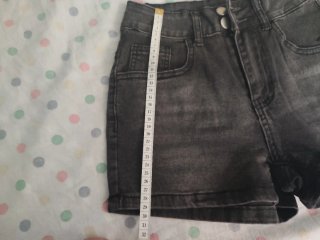 Pantalón corto vaquero negro lavado