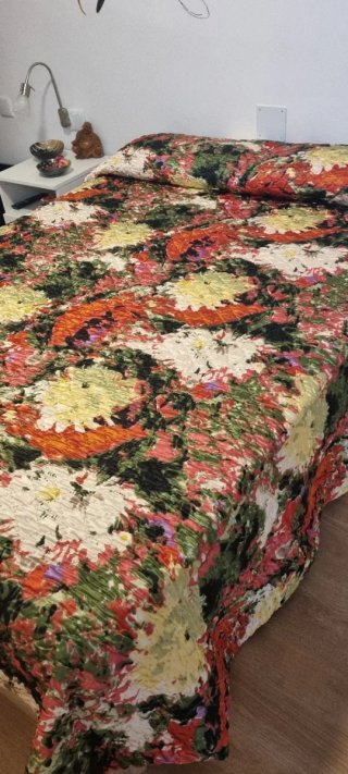 Colcha edredón estampado floral