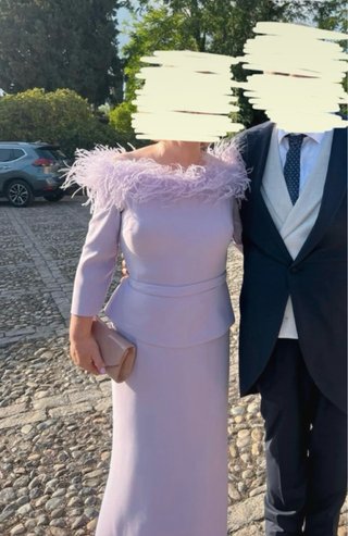 Vestido Pronovias Morado con Plumas