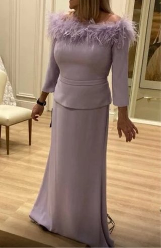 Vestido Pronovias Morado con Plumas