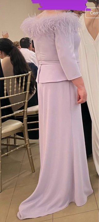 Vestido Pronovias Morado con Plumas