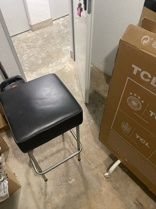 Taburete Alto Asiento Acolchado Negro