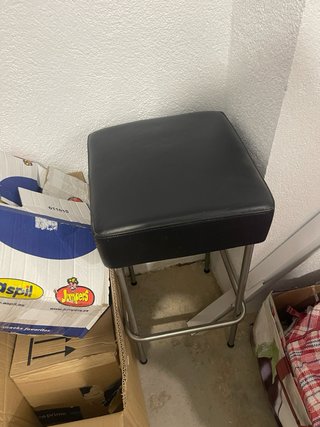 Taburete Alto Asiento Acolchado Negro