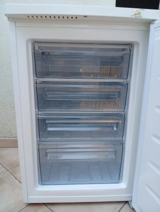 Congelador vertical Teka TG 80 VR01 de 4 cajones.