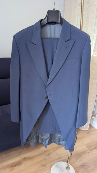 Chaqué azul formal talla 48 Pantalón talla 44