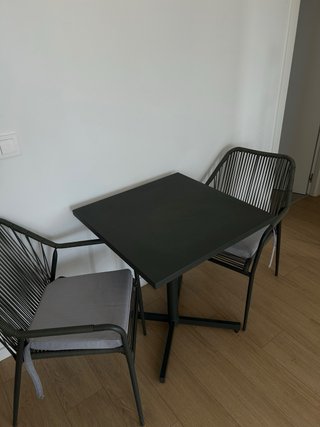 Mesa y 2 sillas de terraza negras