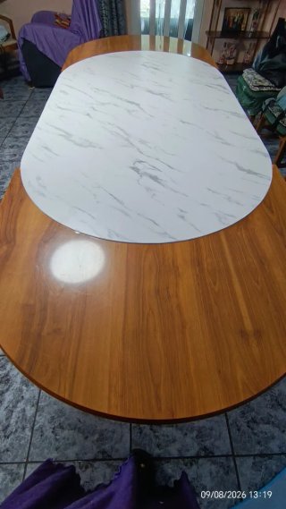 Mesa de comedor ovalada mármol y madera