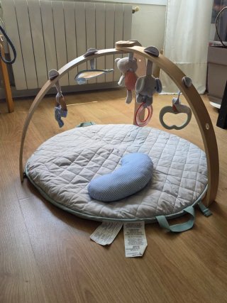 Gimnasio para bebé de madera
