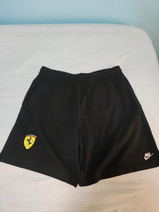 Pantalones cortos Nike Ferrari negros