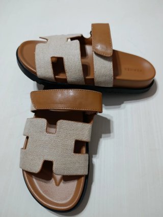 Sandalias Hermes Beige y Marrón