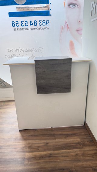 Mostrador Recepción Oficina Blanco y Madera