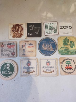 Collezione di 13 sottobicchieri da birra