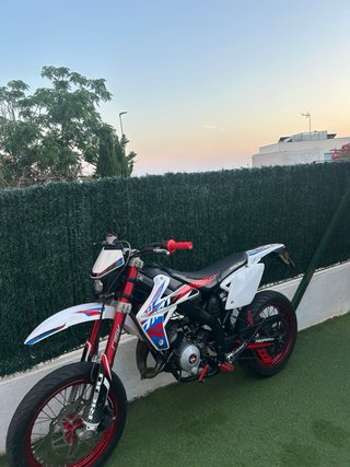 Rieju 49cc Supermotard Roja y Blanca