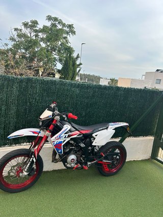 Rieju 49cc Supermotard Roja y Blanca