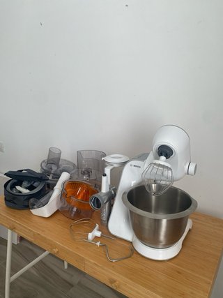 Robot de Cocina Bosch con Accesorios serie MUM