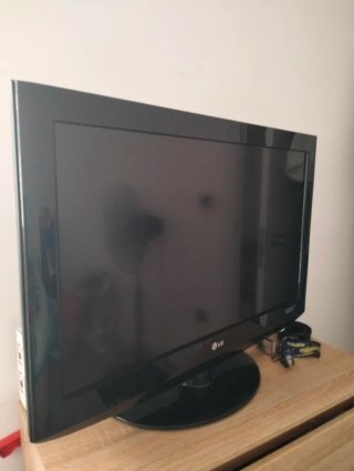 TV for Sale TV dimensions: 80 cm (horizontal) × 5