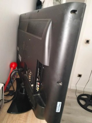 TV for Sale TV dimensions: 80 cm (horizontal) × 5