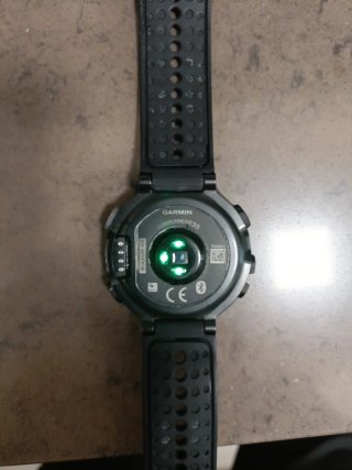 Reloj Garmin Forerunner 235 Negro