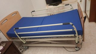 Cama Geriátrica Articulada con Carro Elevador