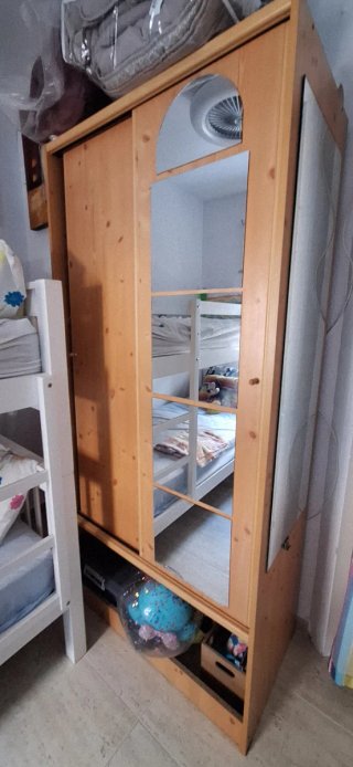 Armario puertas correderas madera y cristal