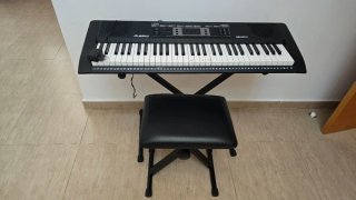 Piano Alesis Melody 61 con soporte y banqueta