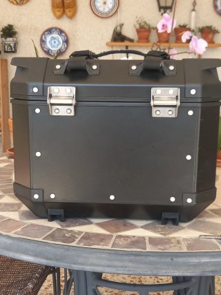 Baúl Moto Givi Trekker Outback 42L