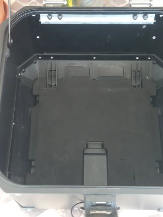 Baúl Moto Givi Trekker Outback 42L