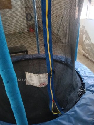 Cama elástica con red de seguridad