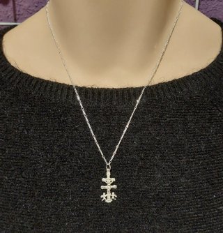 Cadena y Cruz de Plata de Ley