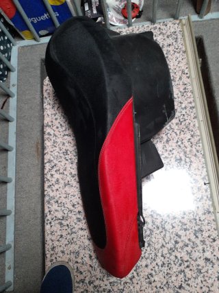 Asiento Aprilia SR Motard 125