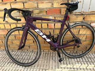 Bicicleta de carretera BH G6 Morada