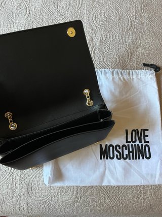 Borsa Love Moschino nera con catena dorata