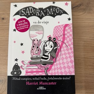 3 libros s de Isadora Moon
