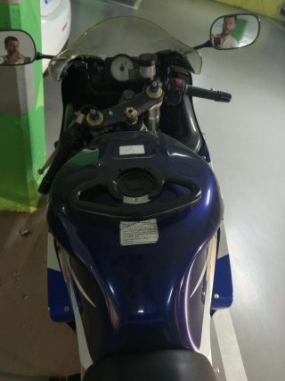 Suzuki GSX-R Deportiva Azul/Blanca