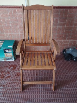 Silla de madera de teka plegable