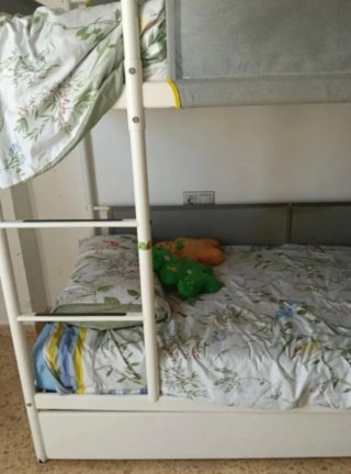 Letto a castello con due letti, metallo e tessuto