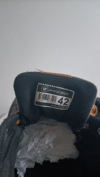 Zapatillas UP Talla 42 Negras y Marrones