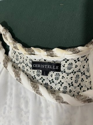 Blusa blanca con encaje