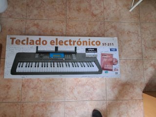 Teclado Electrónico ST-211