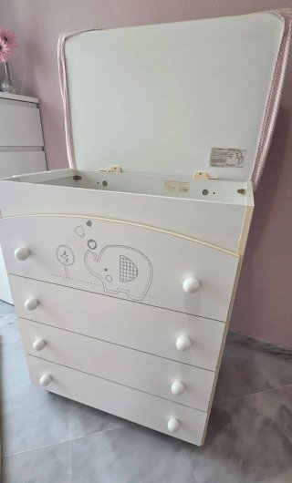 Cambiador Micuna con cajones y bañera