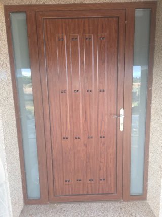 Puerta de aluminio con cristal