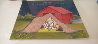 14 libros infantiles ilustrados en francés.