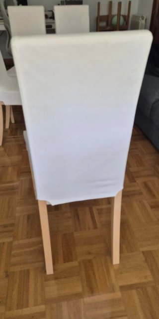 4 sillas IKEA HARRY con fundas blancas – Impecable